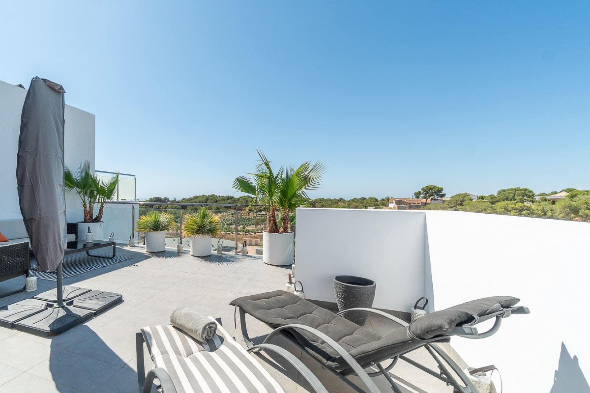 Resale - Apartment / Flat * - Villamartin * - La fuente *