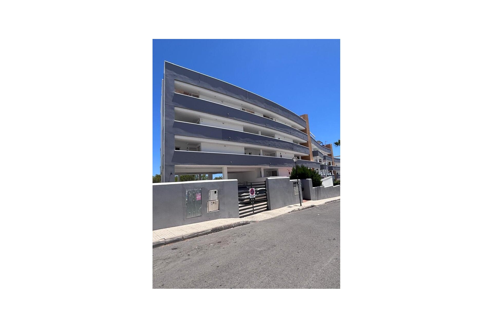 Resale - Apartment / Flat * - Villamartin * - La fuente *