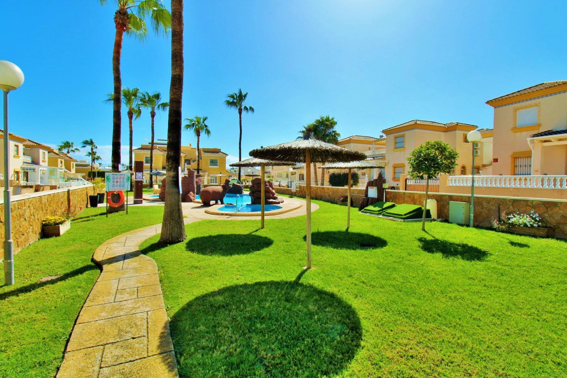 Resale - Apartment / Flat * - Villamartin * - Los Dolses *