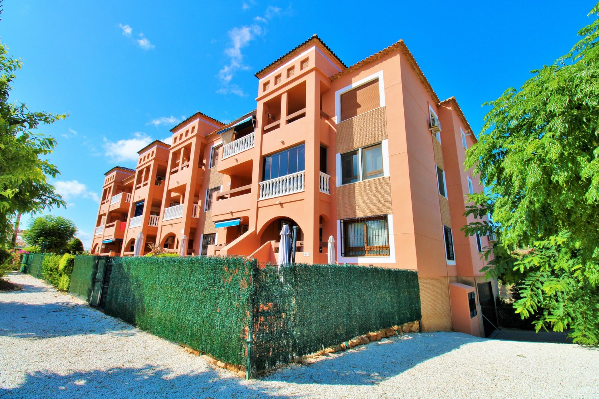 Resale - Apartment / Flat * - Villamartin - PAU 8 *