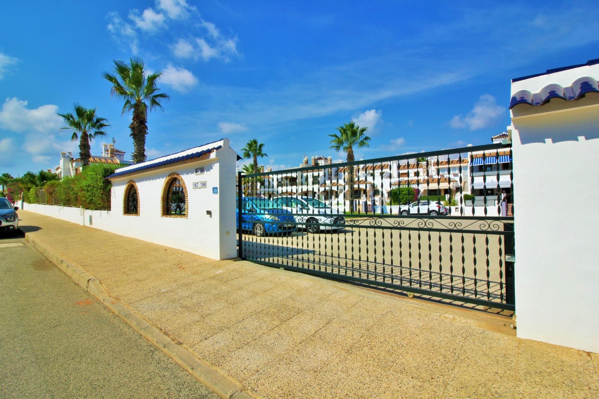 Resale - Apartment / Flat * - Villamartin * - PAU 8 *