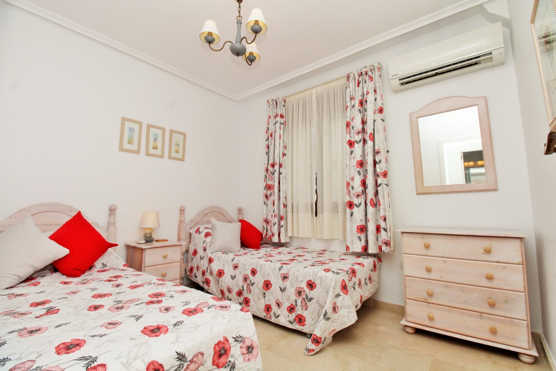 Resale - Apartment / Flat * - Villamartin * - PAU 8 *
