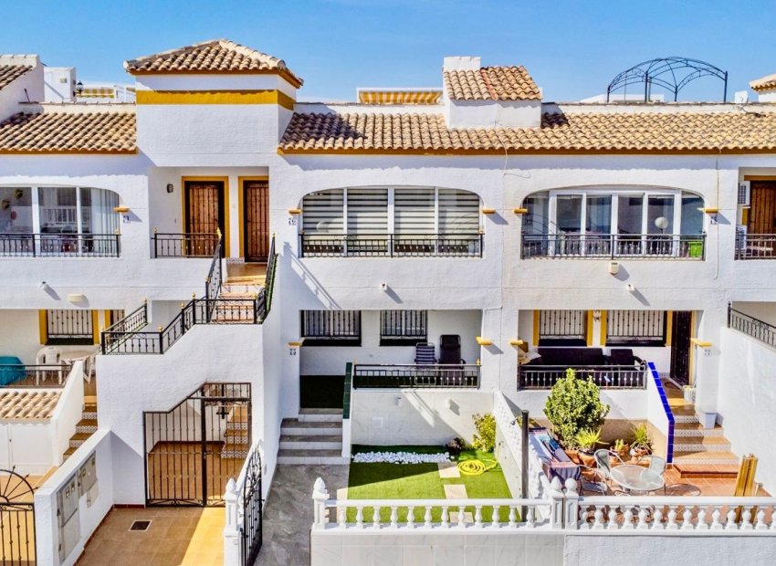 Resale - Apartment / Flat * - Vistabella Golf