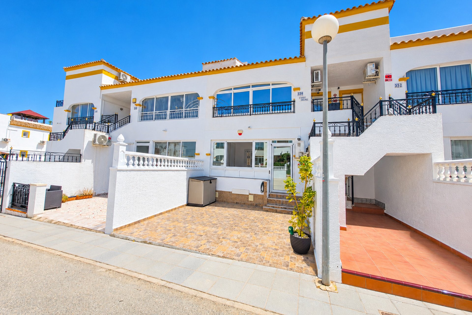 Resale - Apartment / Flat * - Vistabella Golf *