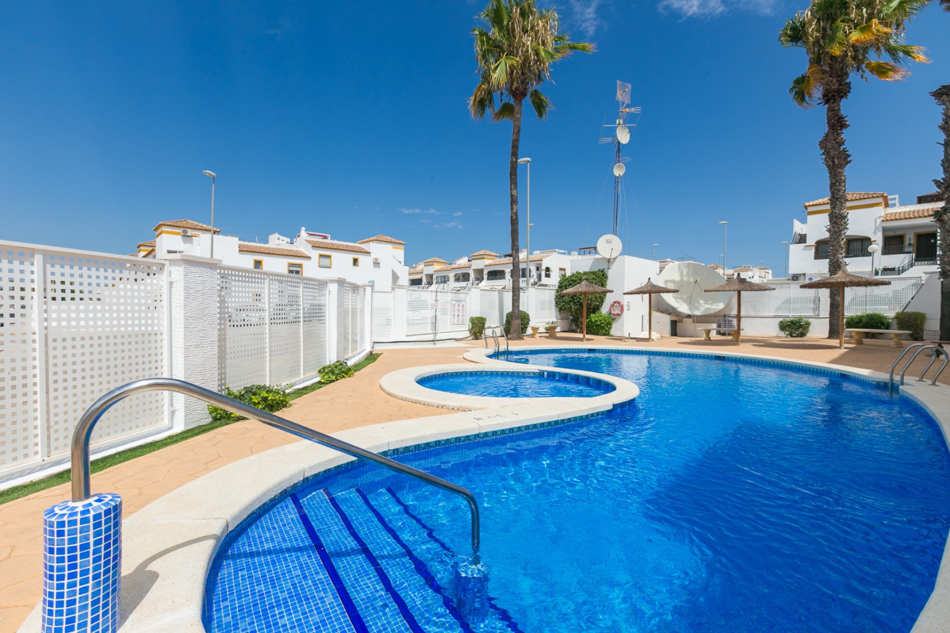 Resale - Apartment / Flat * - Vistabella - Vistabella Golf