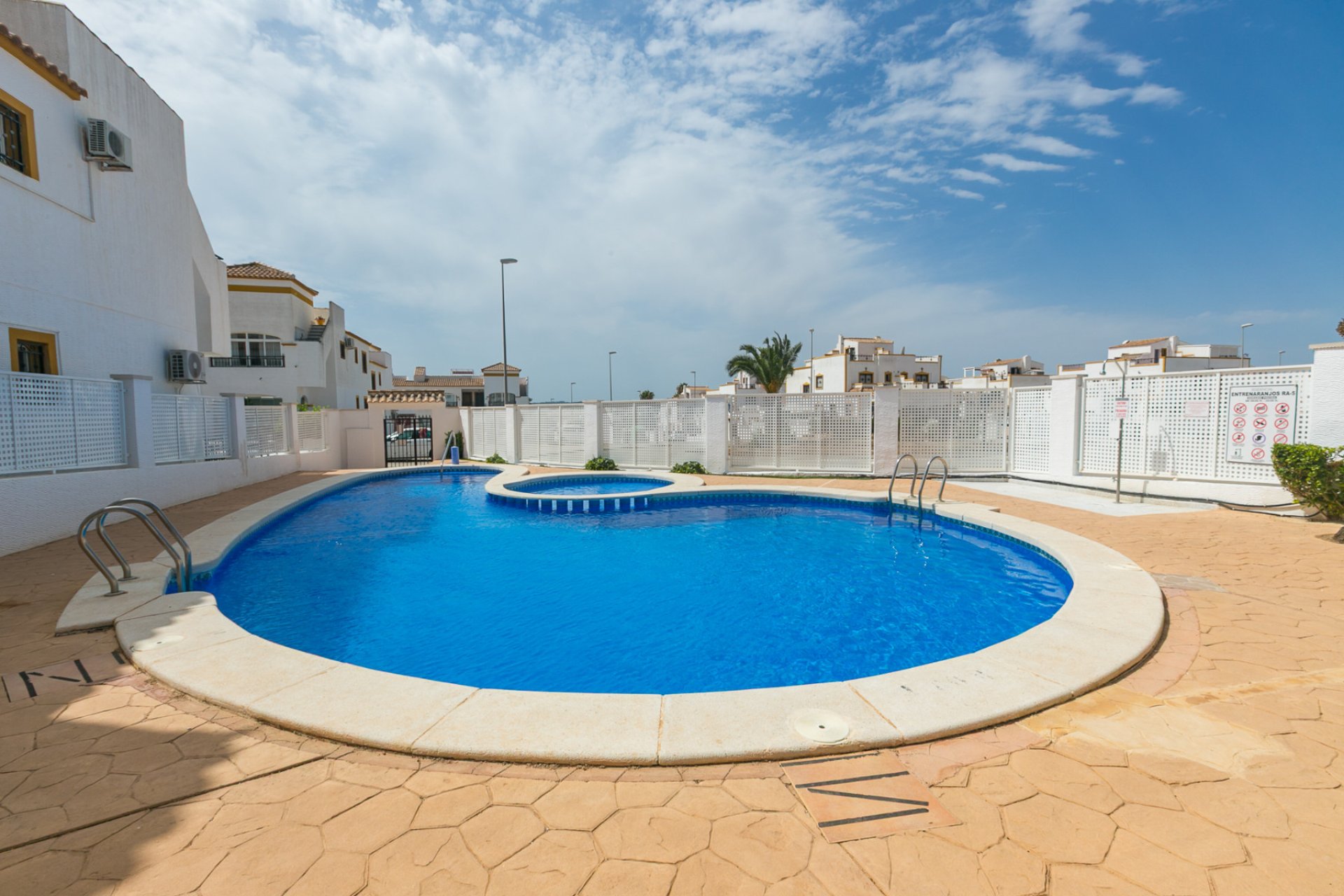 Resale - Apartment / Flat * - Vistabella - Vistabella Golf