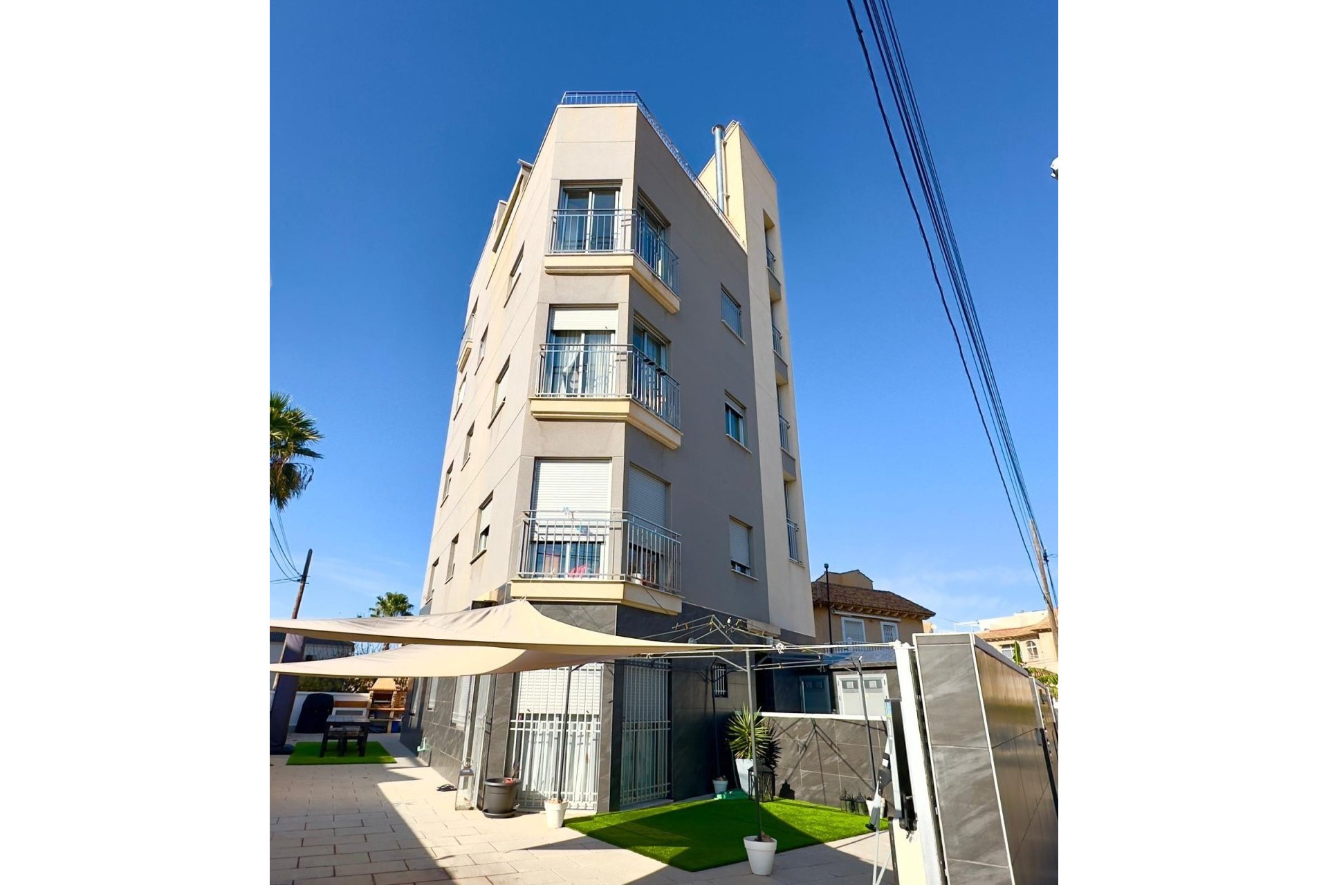 Resale - Building * - Torrevieja * - Playa del Cura *