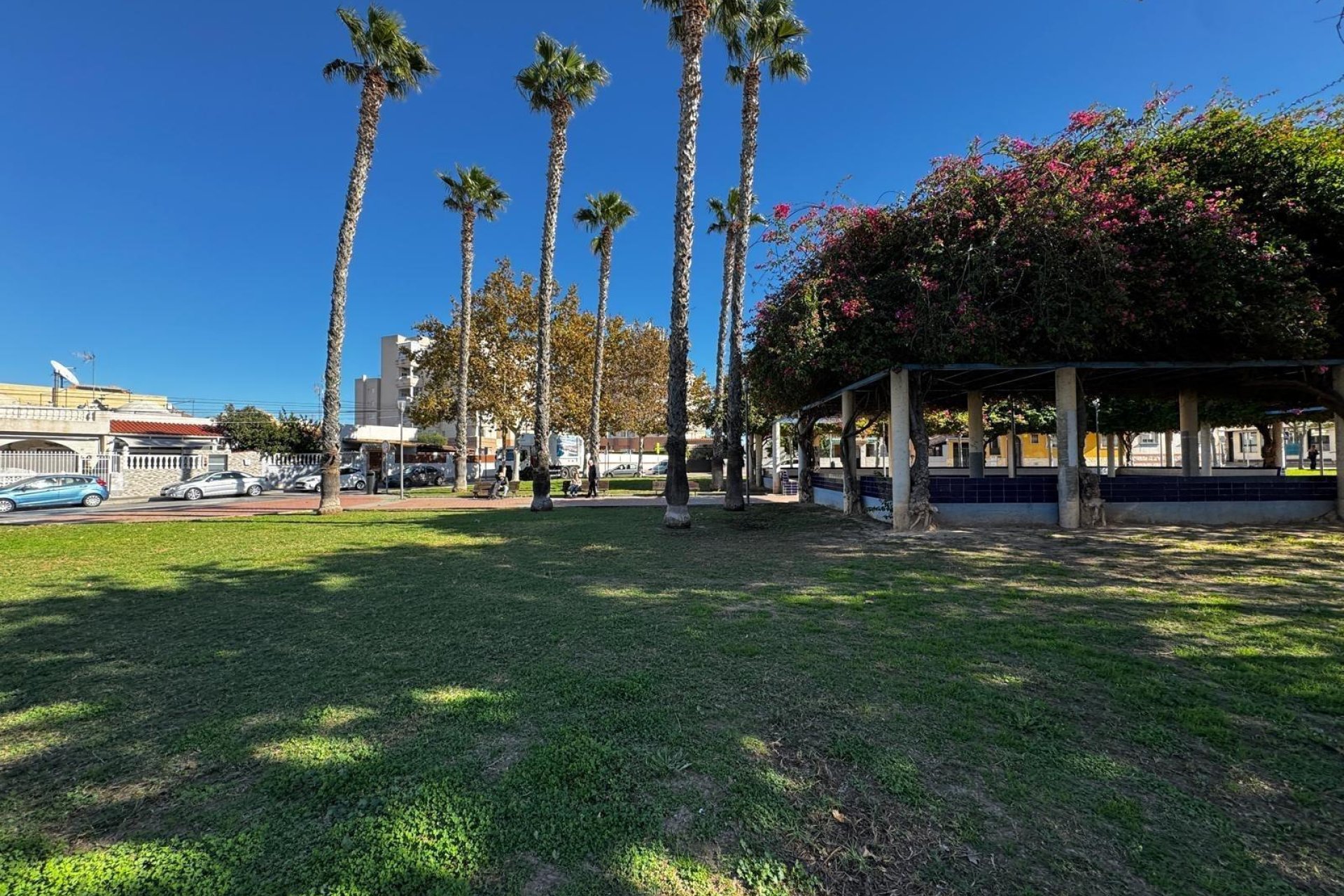 Resale - Building * - Torrevieja * - Playa del Cura *