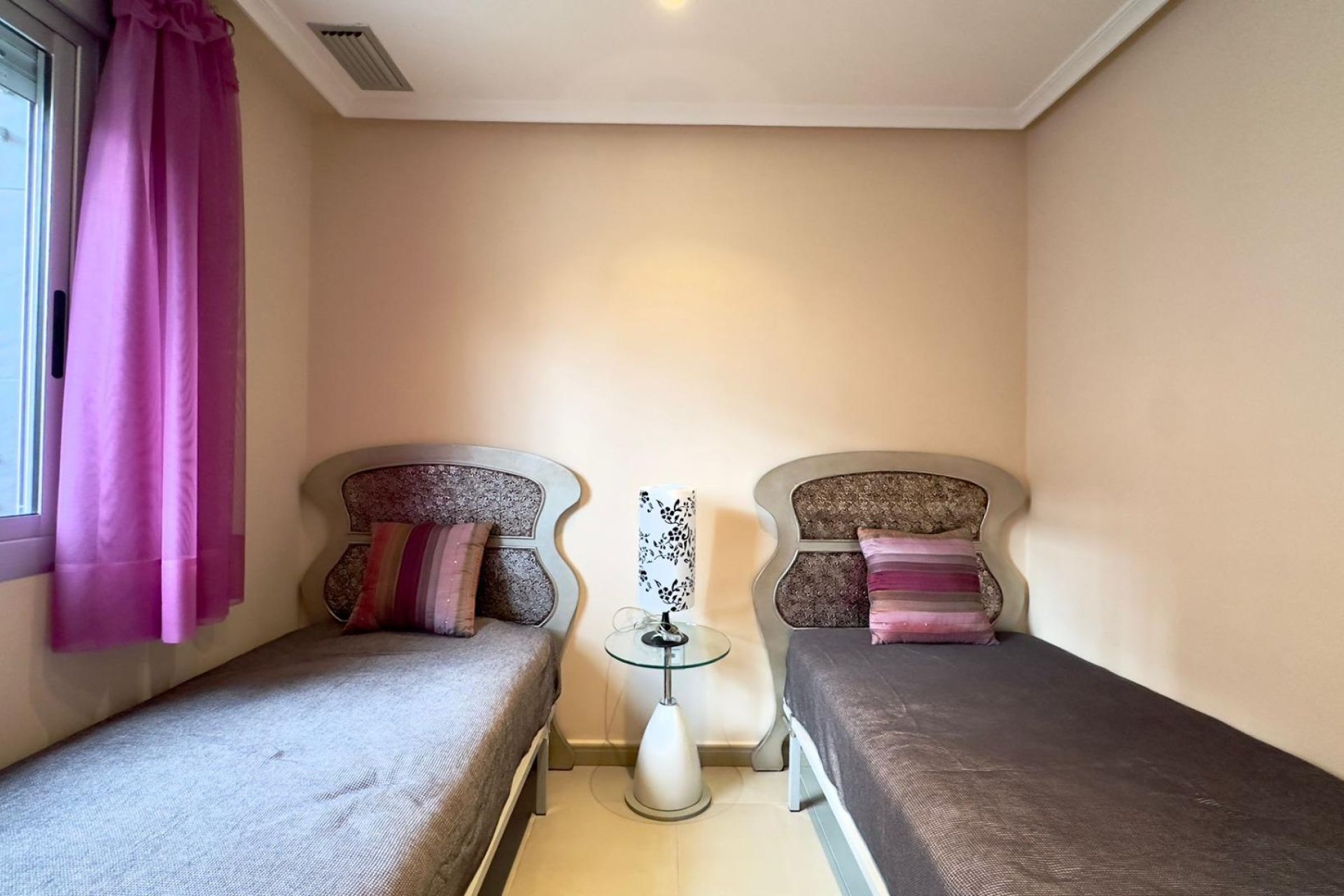 Resale - Building * - Torrevieja * - Playa del Cura *