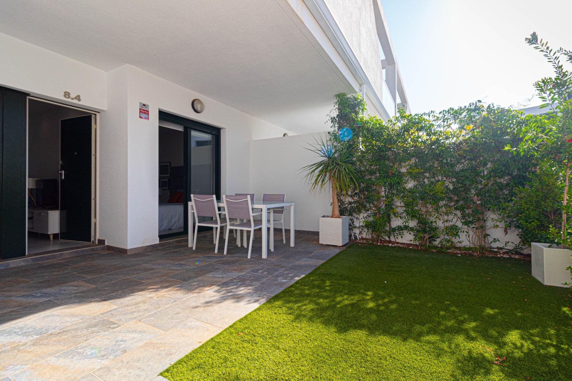 Resale - Bungalow - Pilar de la Horadada - Mil Palmeras