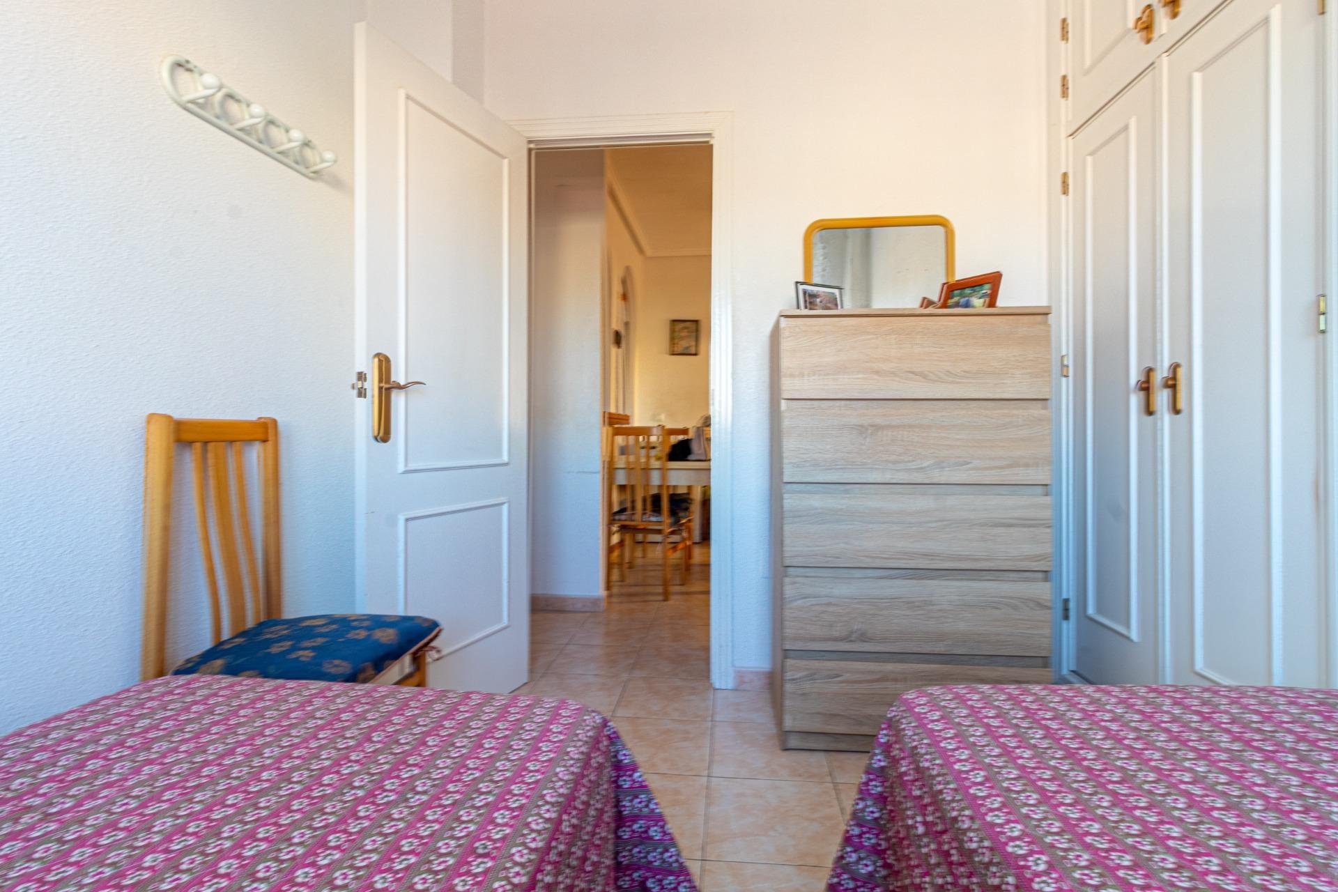 Resale - Bungalow - Torrevieja - Playa de los Naufragos