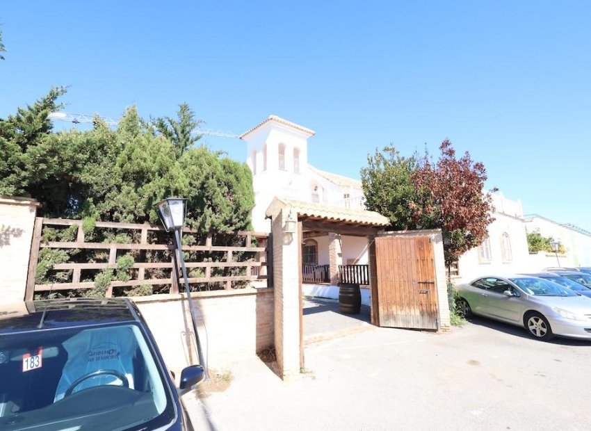 Resale - Commercial * - Orihuela Costa - La Zenia *