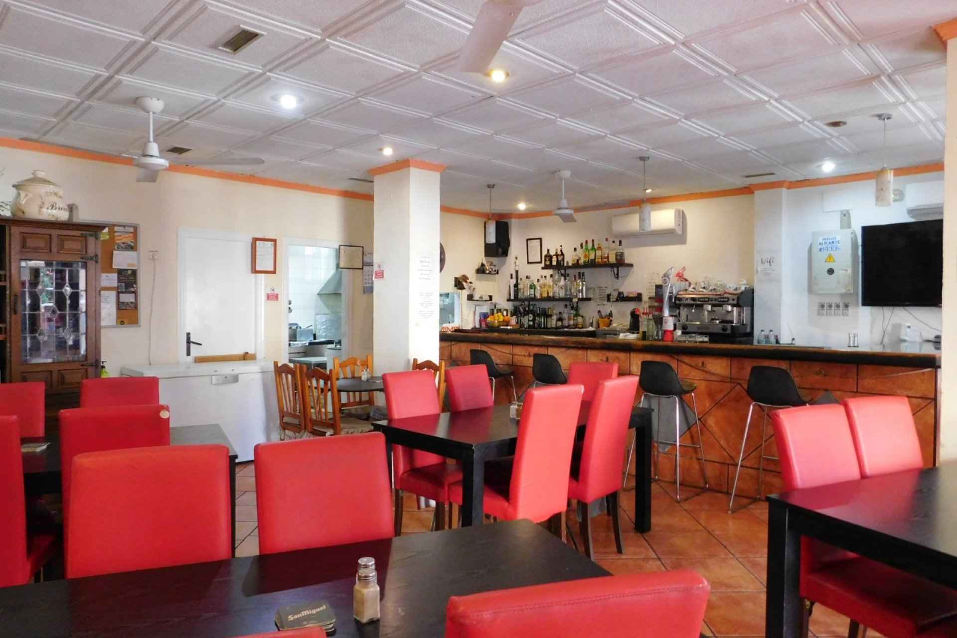 Resale - Commercial * - San Miguel de Salinas *