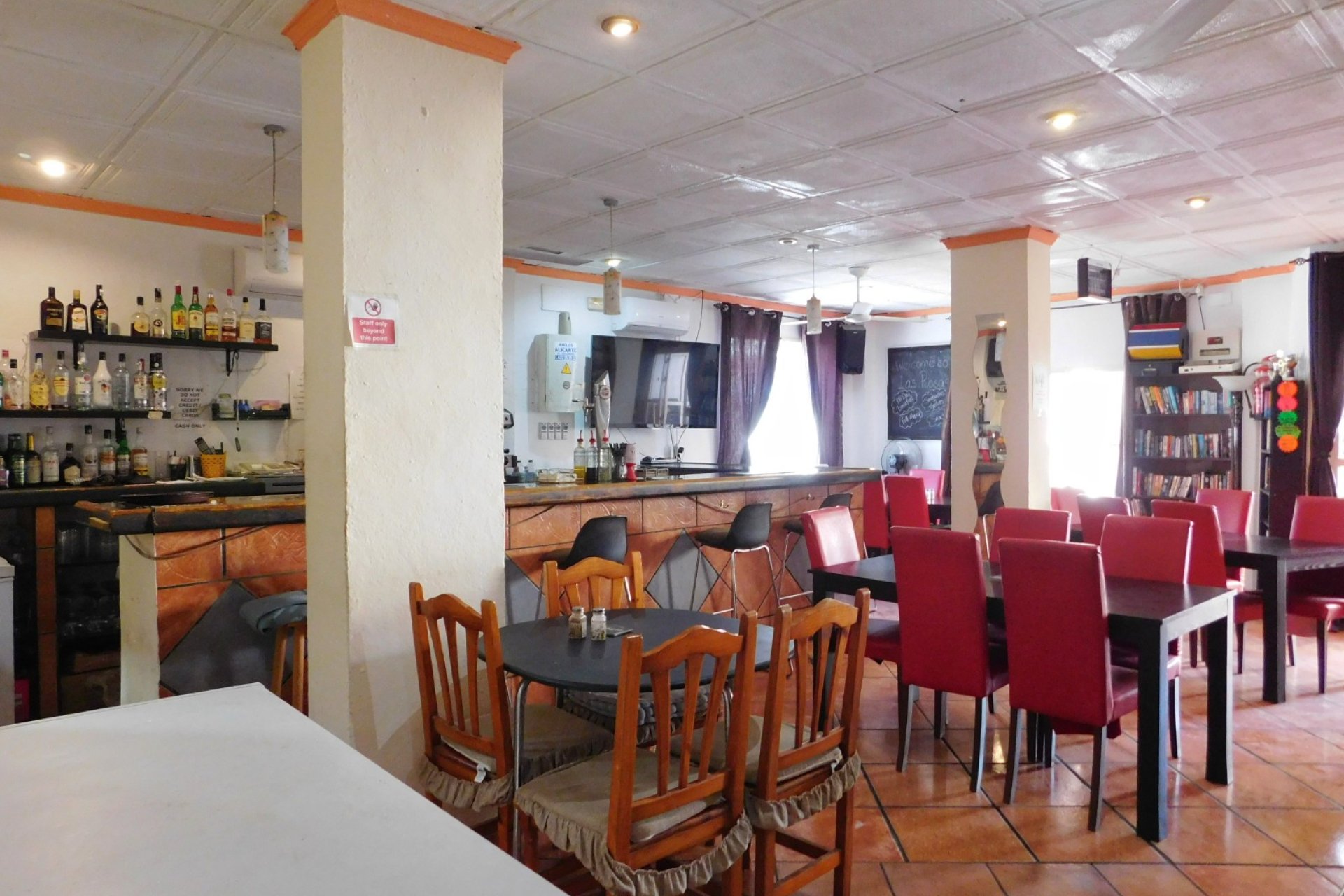 Resale - Commercial * - San Miguel de Salinas *