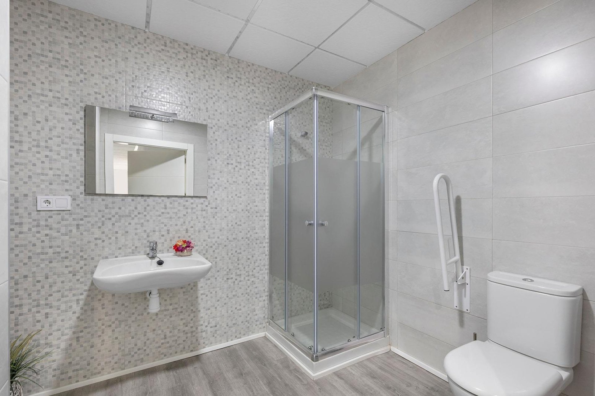 Resale - Commercial * - Torrevieja * - La Mata *