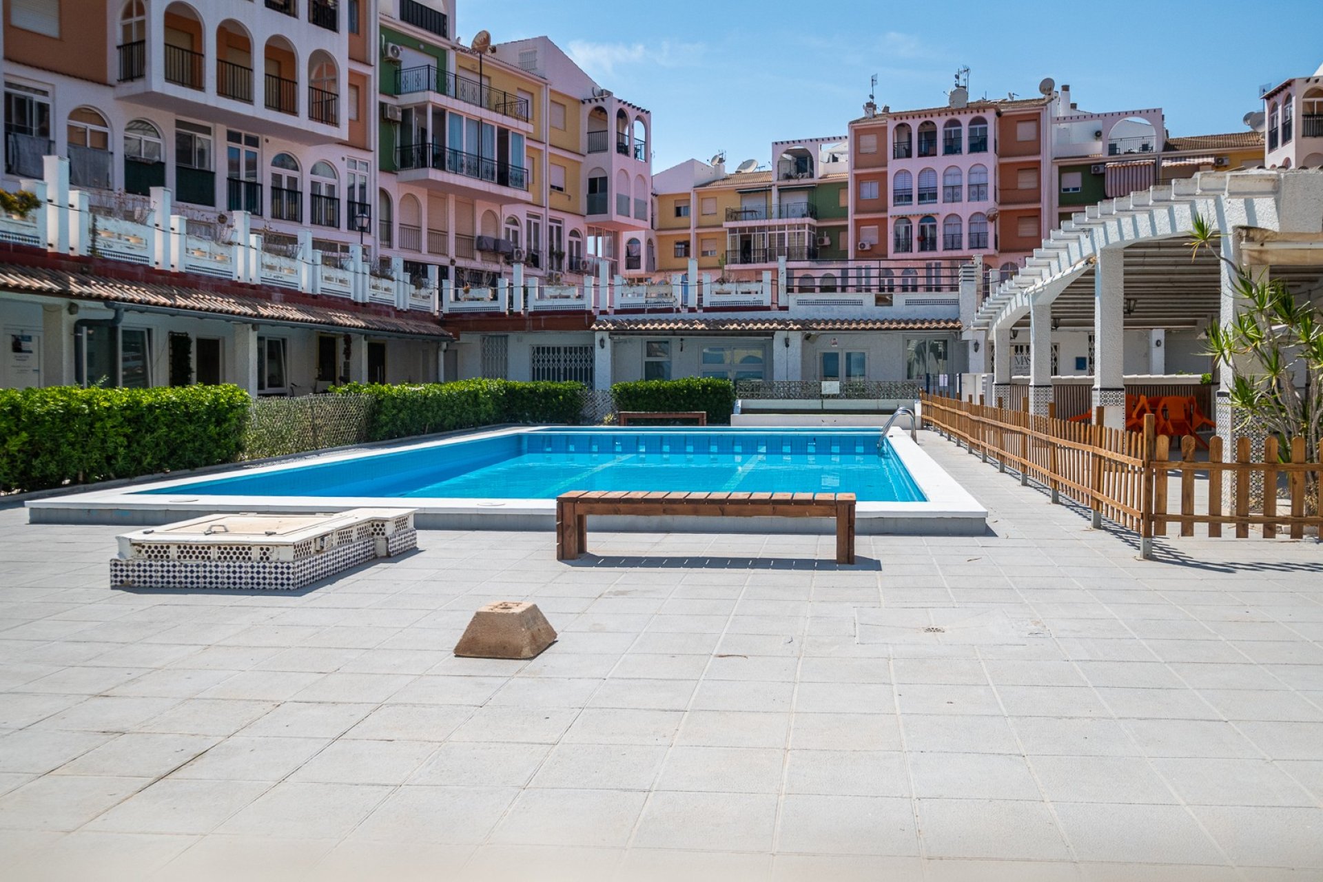 Resale - Commercial * - Torrevieja * - La Veleta *
