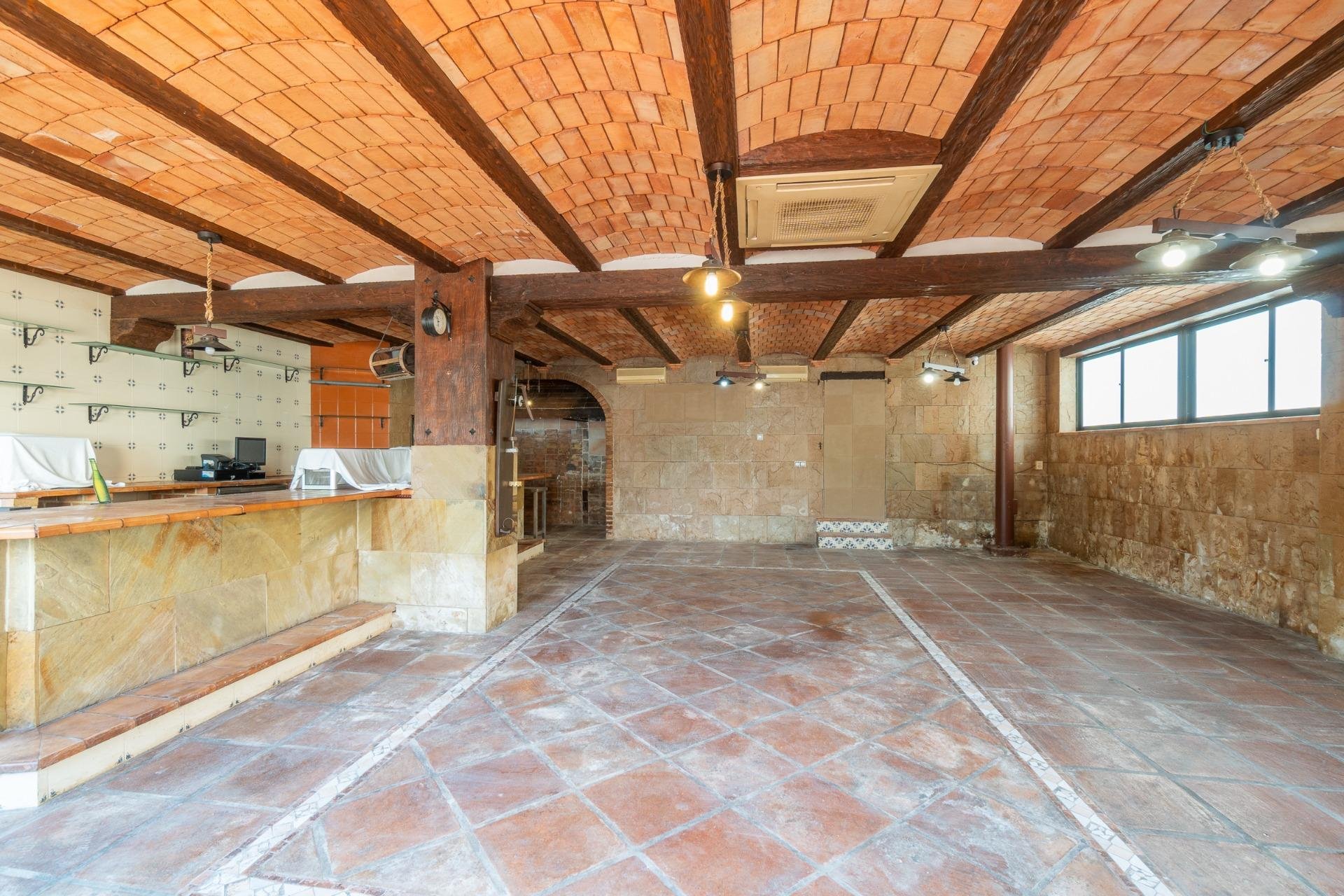 Resale - Commercial * - Torrevieja - Los Altos *