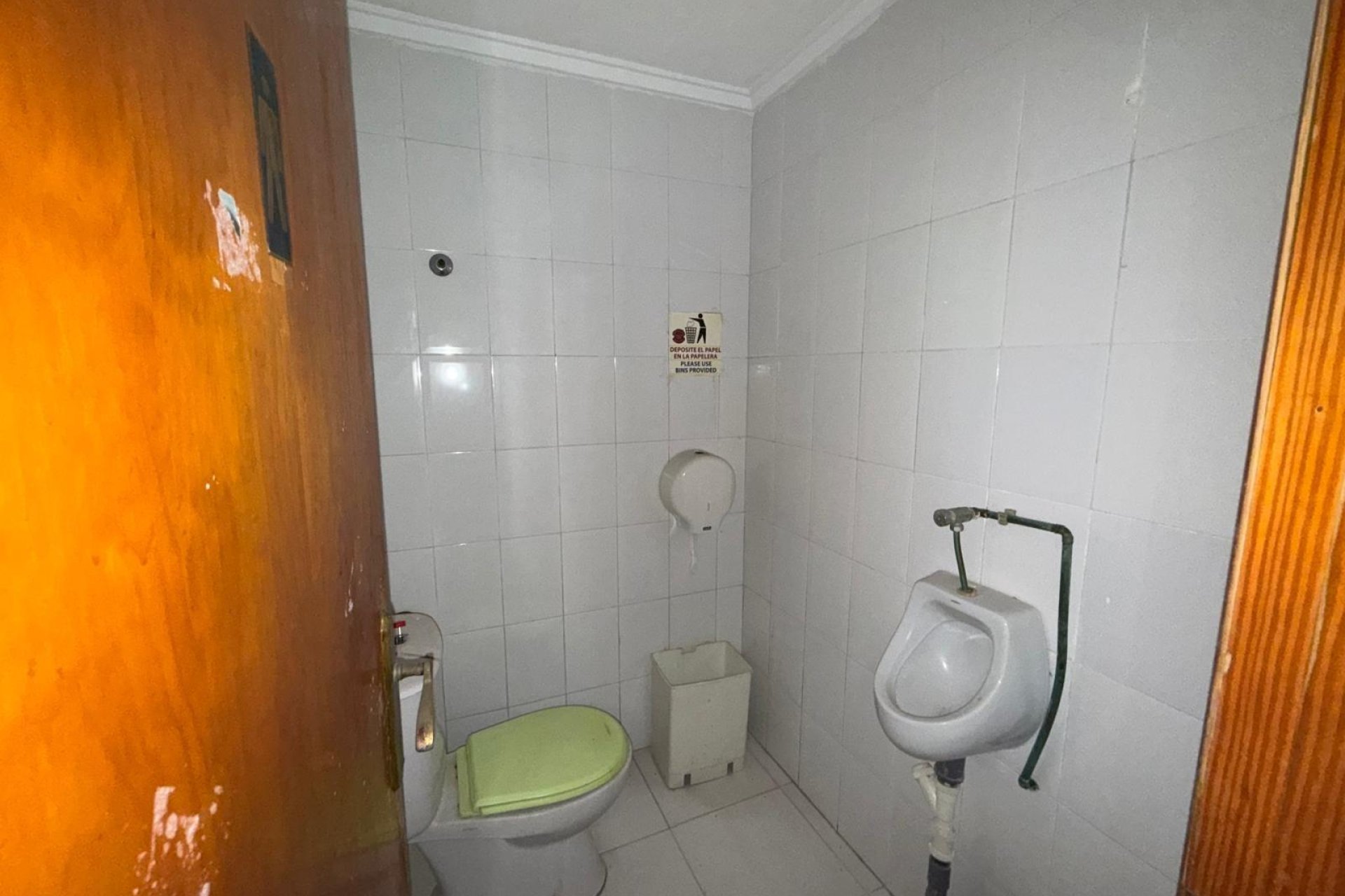 Resale - Commercial * - Torrevieja * - Playa del Cura *