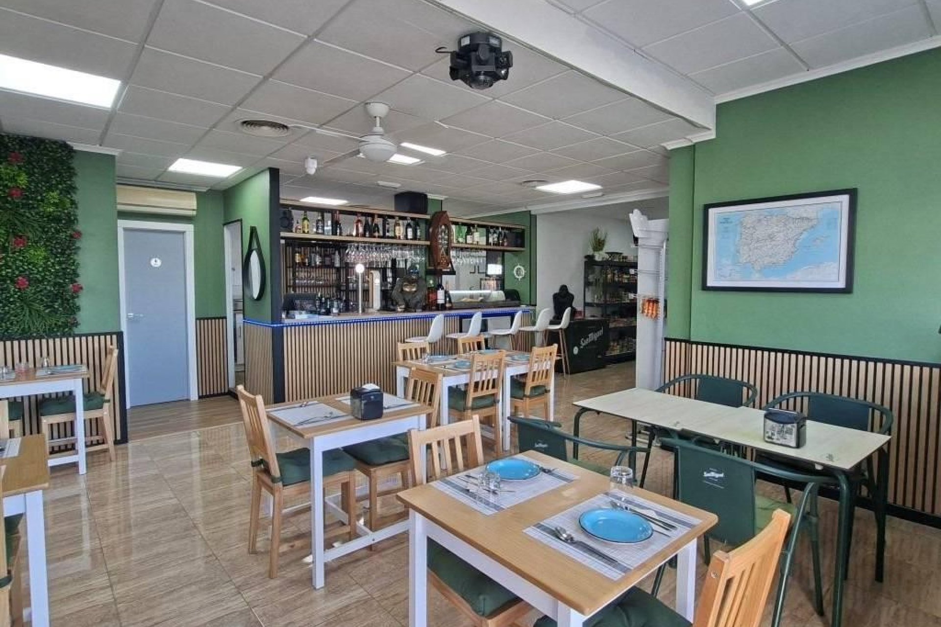 Resale - Commercial * - Torrevieja * - Puerto