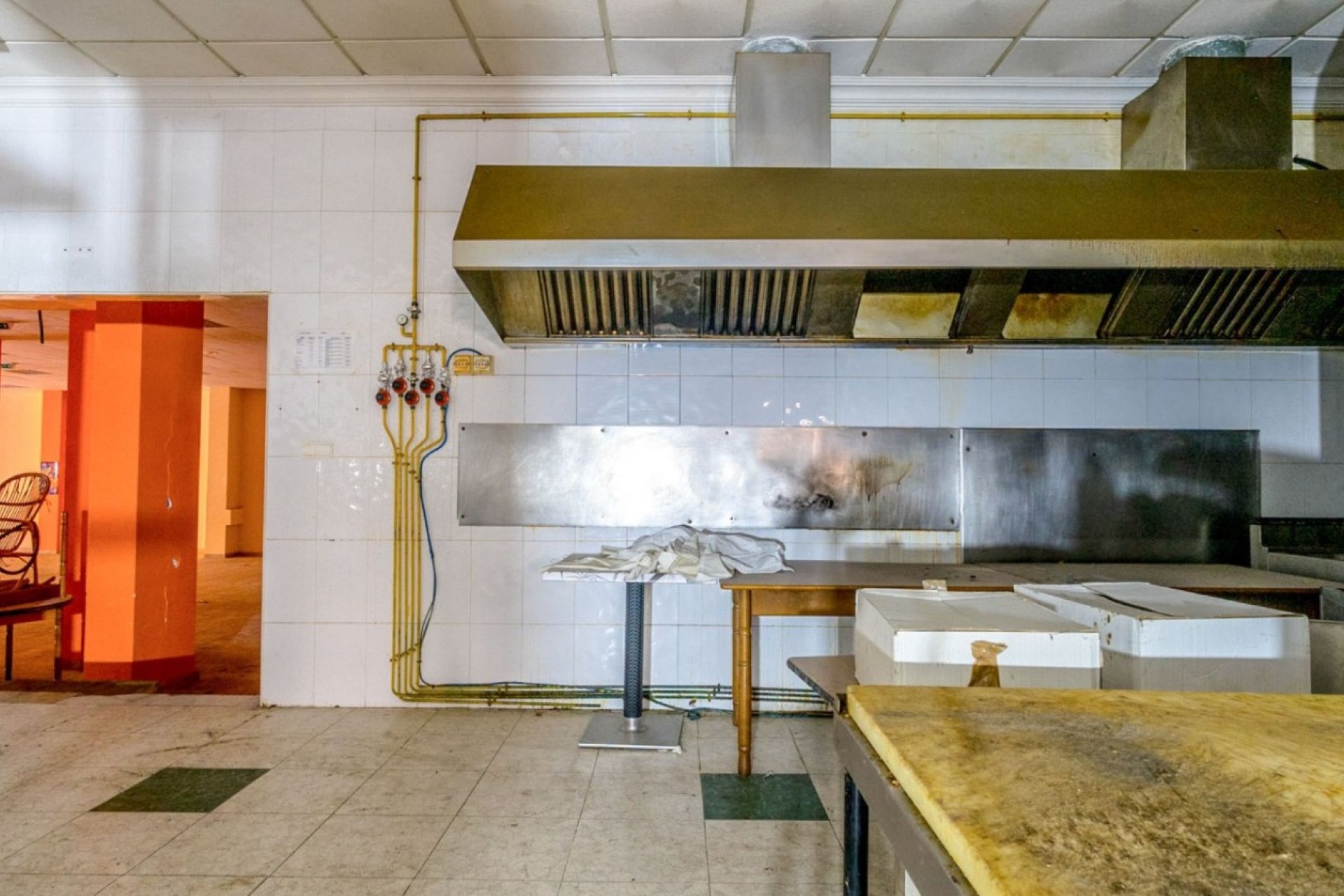 Resale - Commercial * - Torrevieja *