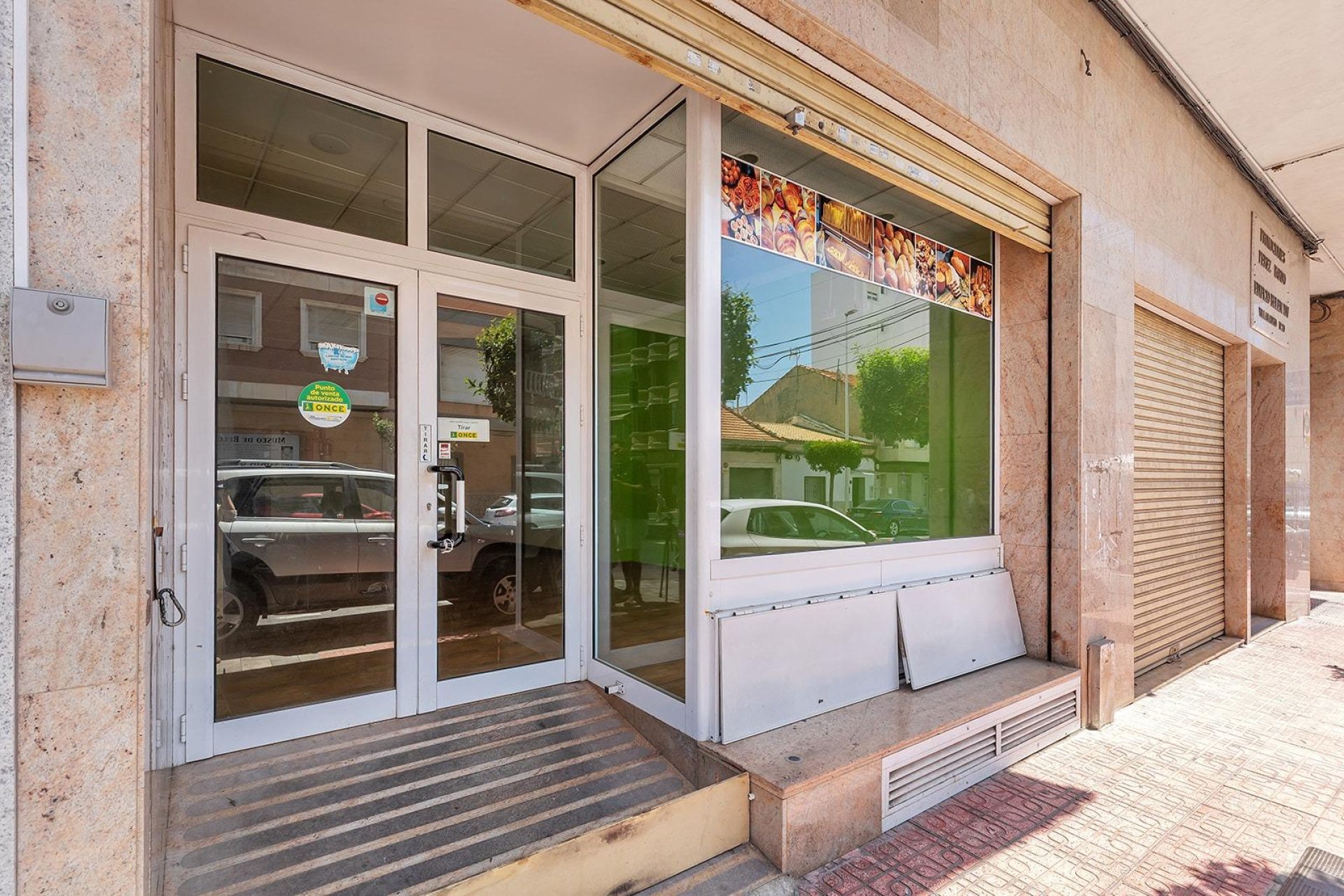 Resale - Commercial * - Torrevieja *