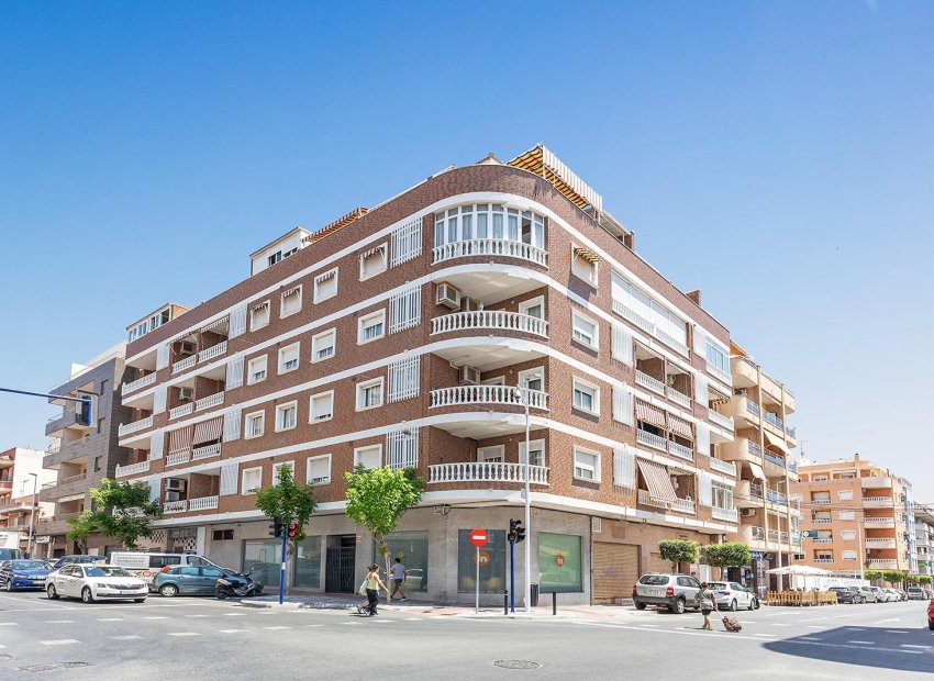 Resale - Commercial * - Torrevieja *