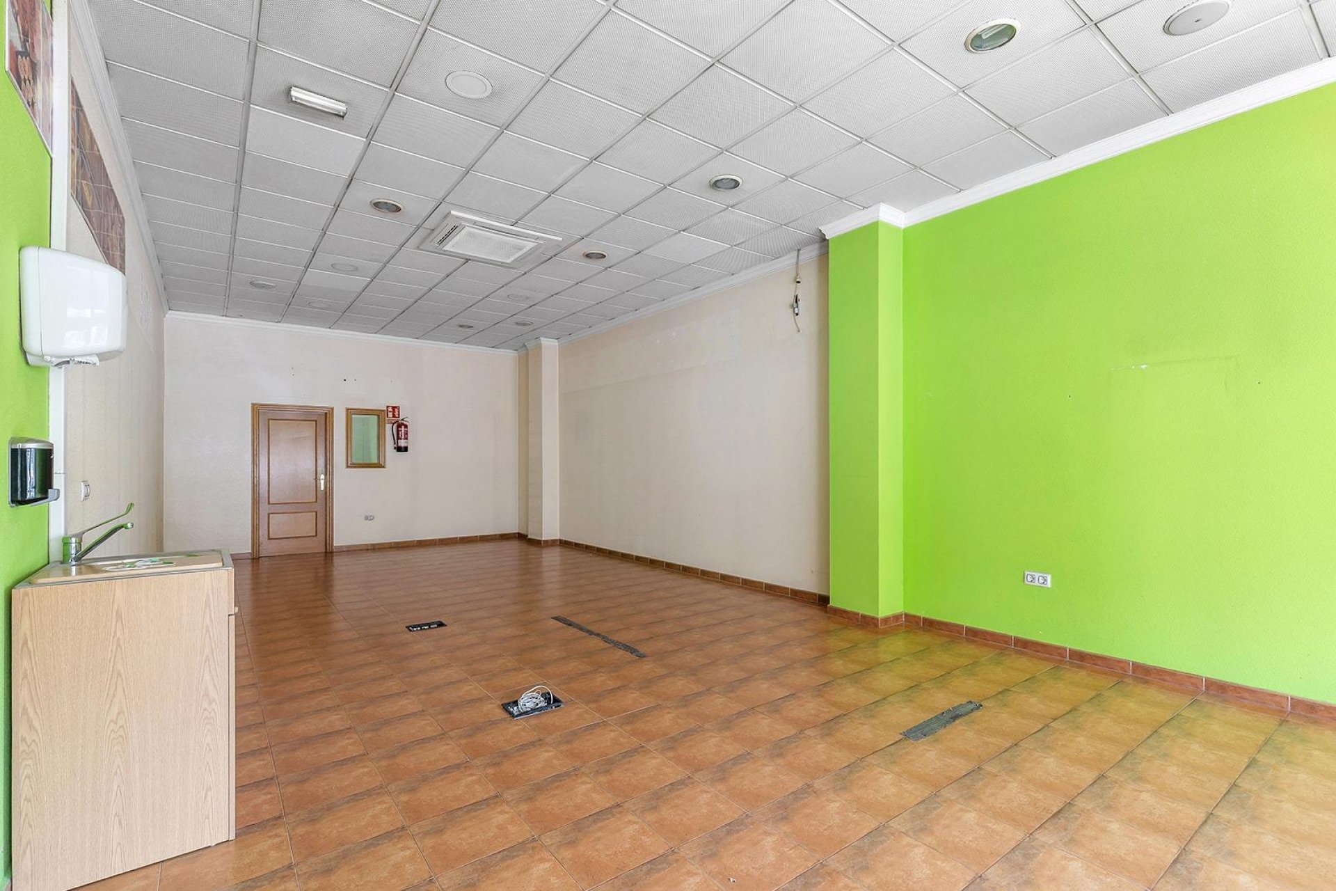 Resale - Commercial * - Torrevieja *