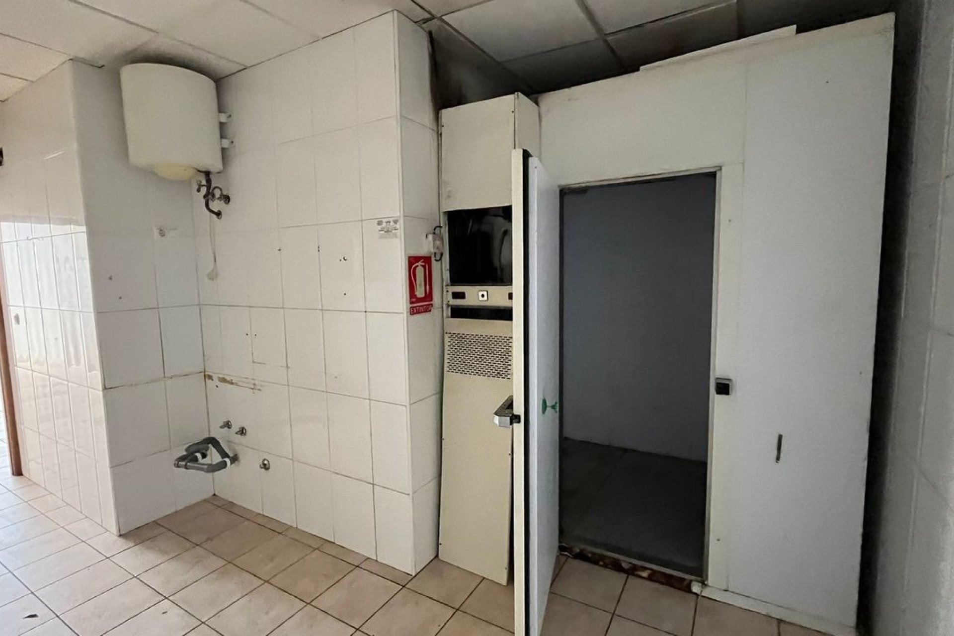 Resale - Commercial Unit - Quesada