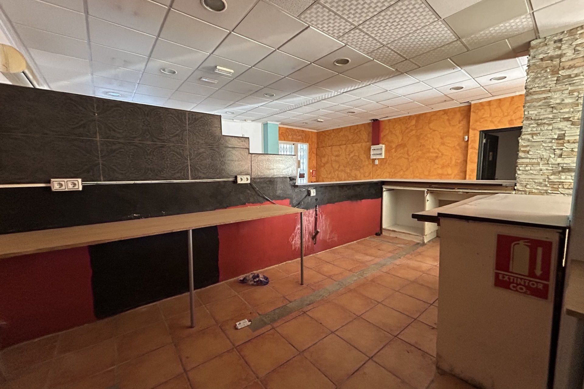 Resale - Commercial * - Villamartin * - Villamartín * 