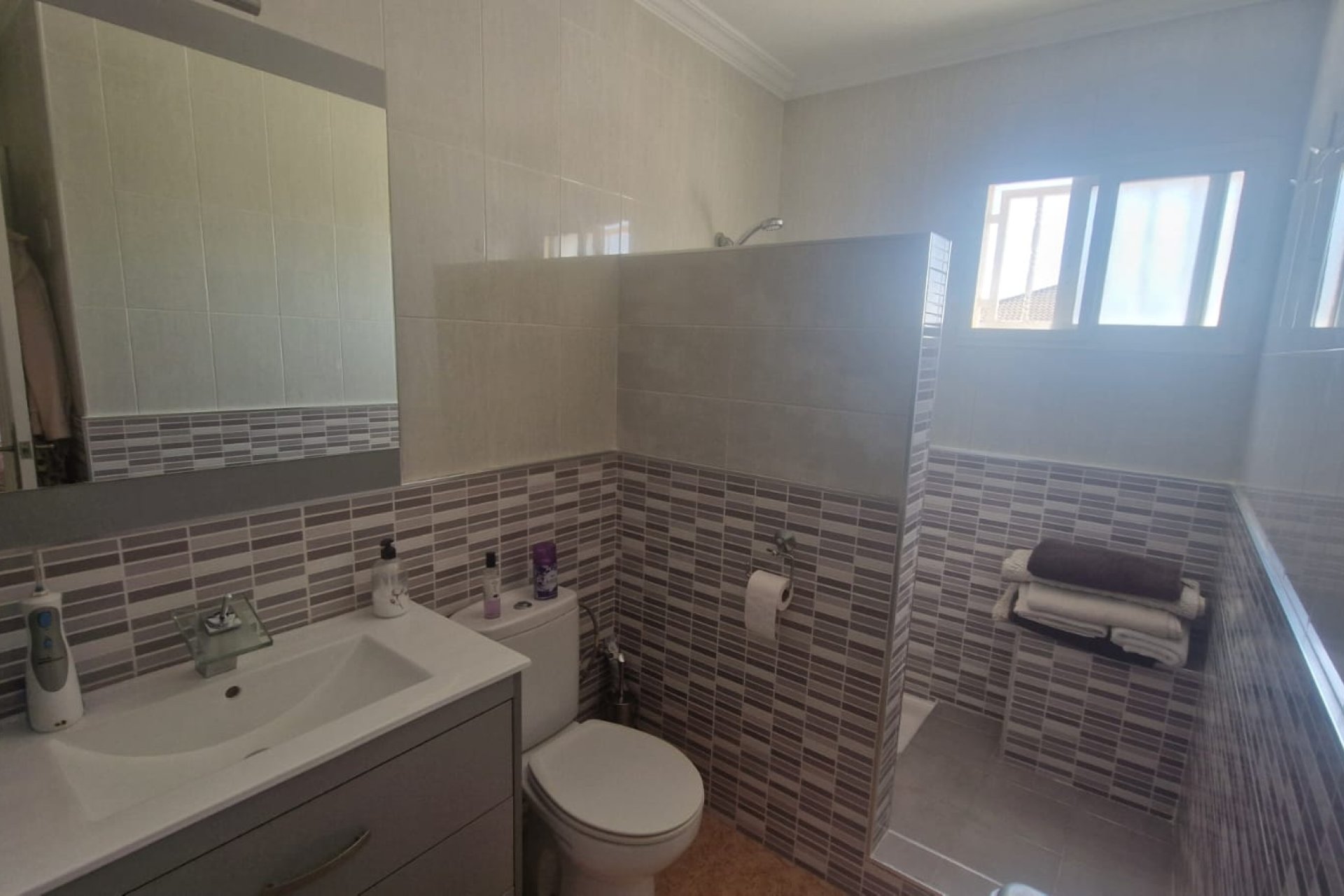 Resale - Finca / Country Property *  - Catral *