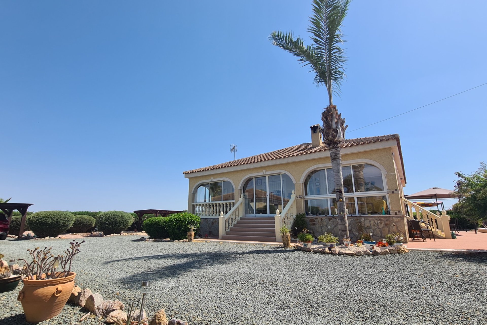 Resale - Finca / Country Property *  - Catral *