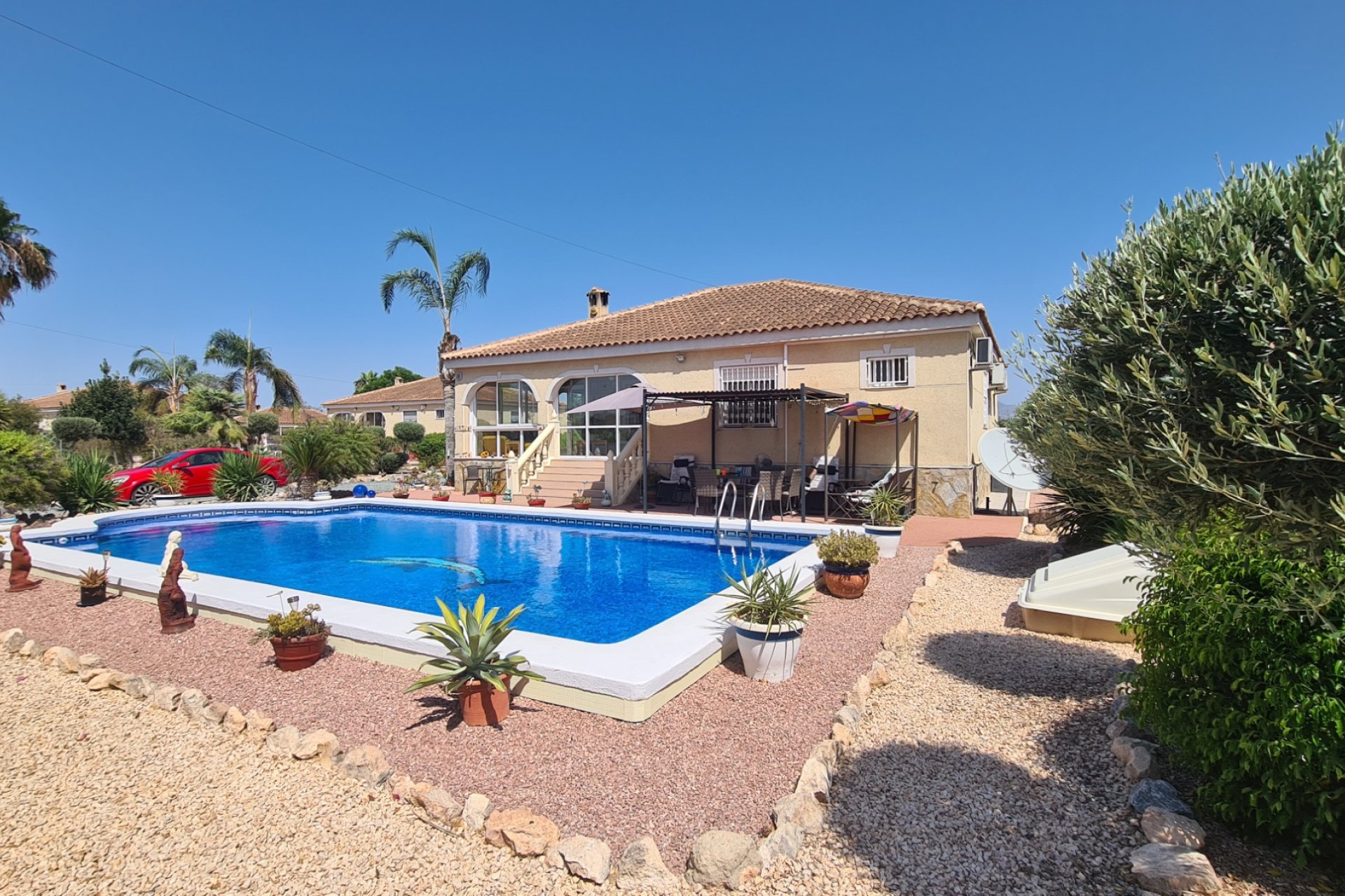 Resale - Finca / Country Property *  - Catral *