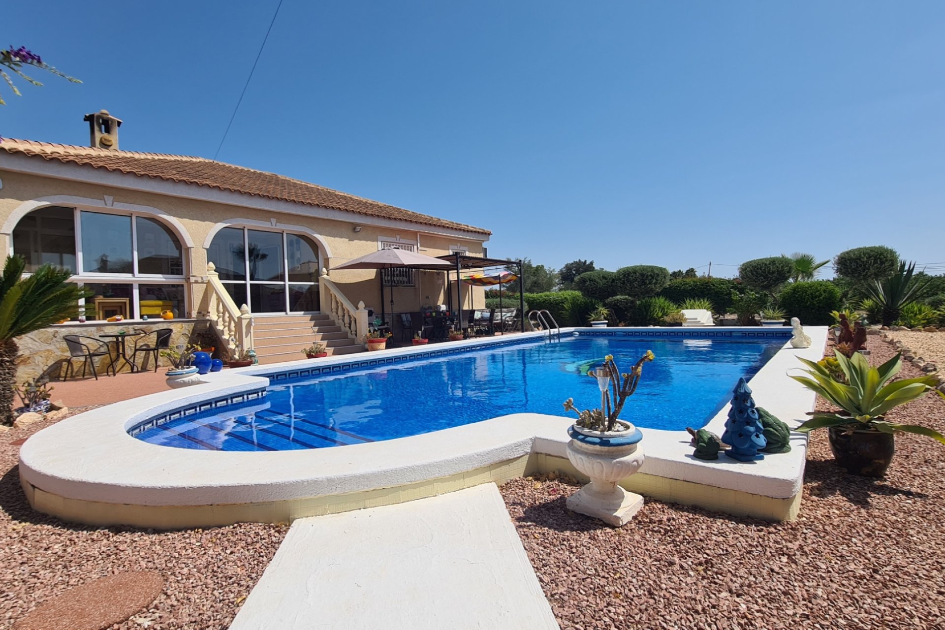 Resale - Finca / Country Property *  - Catral *