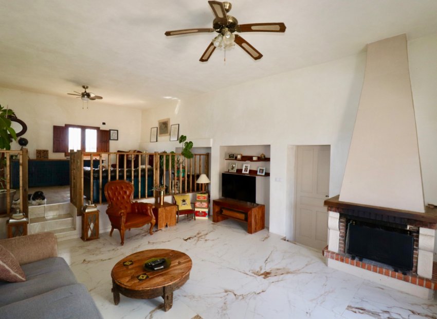 Resale - Finca / Country Property *  - Dolores *