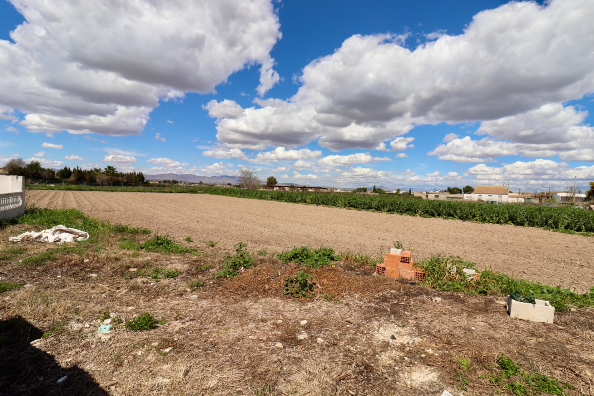 Resale - Finca / Country Property *  - Dolores *