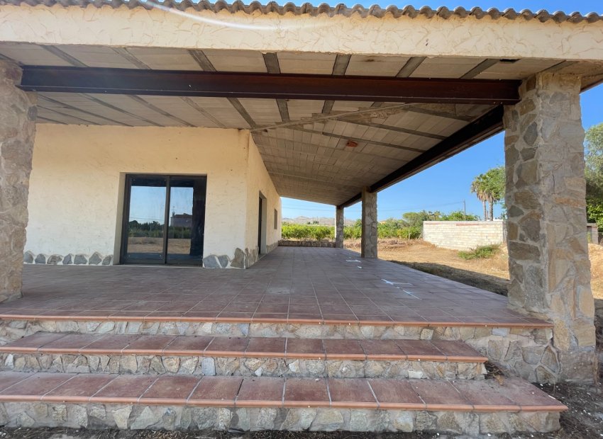 Resale - Finca / Country Property *  - Elche * - Matola