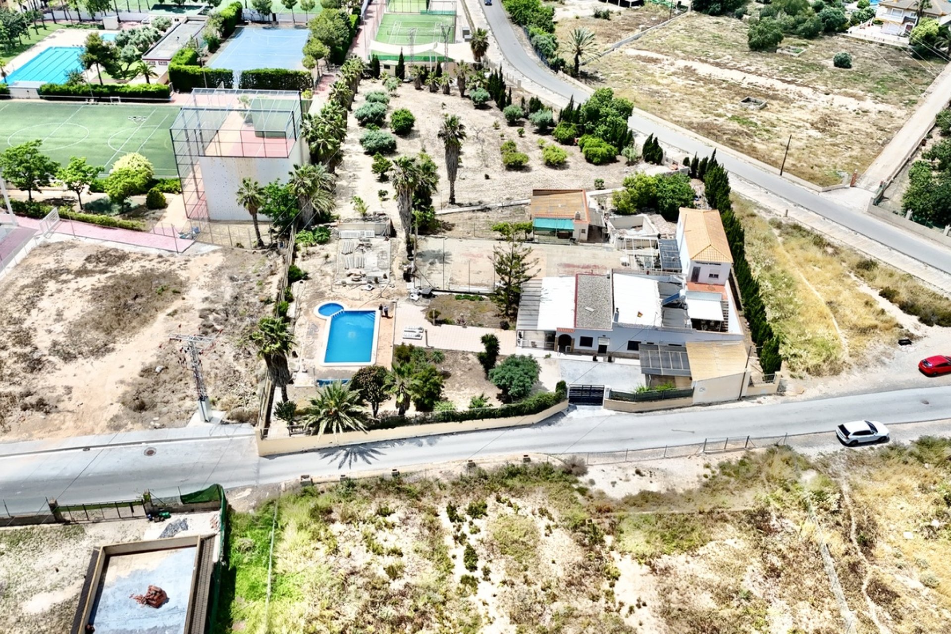 Resale - Finca / Country Property *  - Los Montesinos *