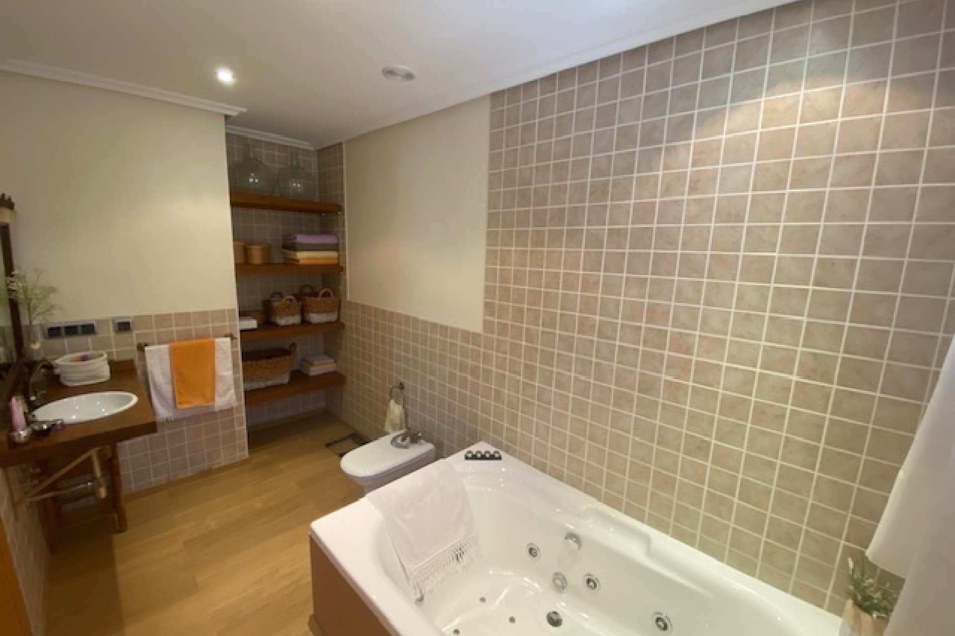 Resale - Finca / Country Property *  - Murcia - Murcia *