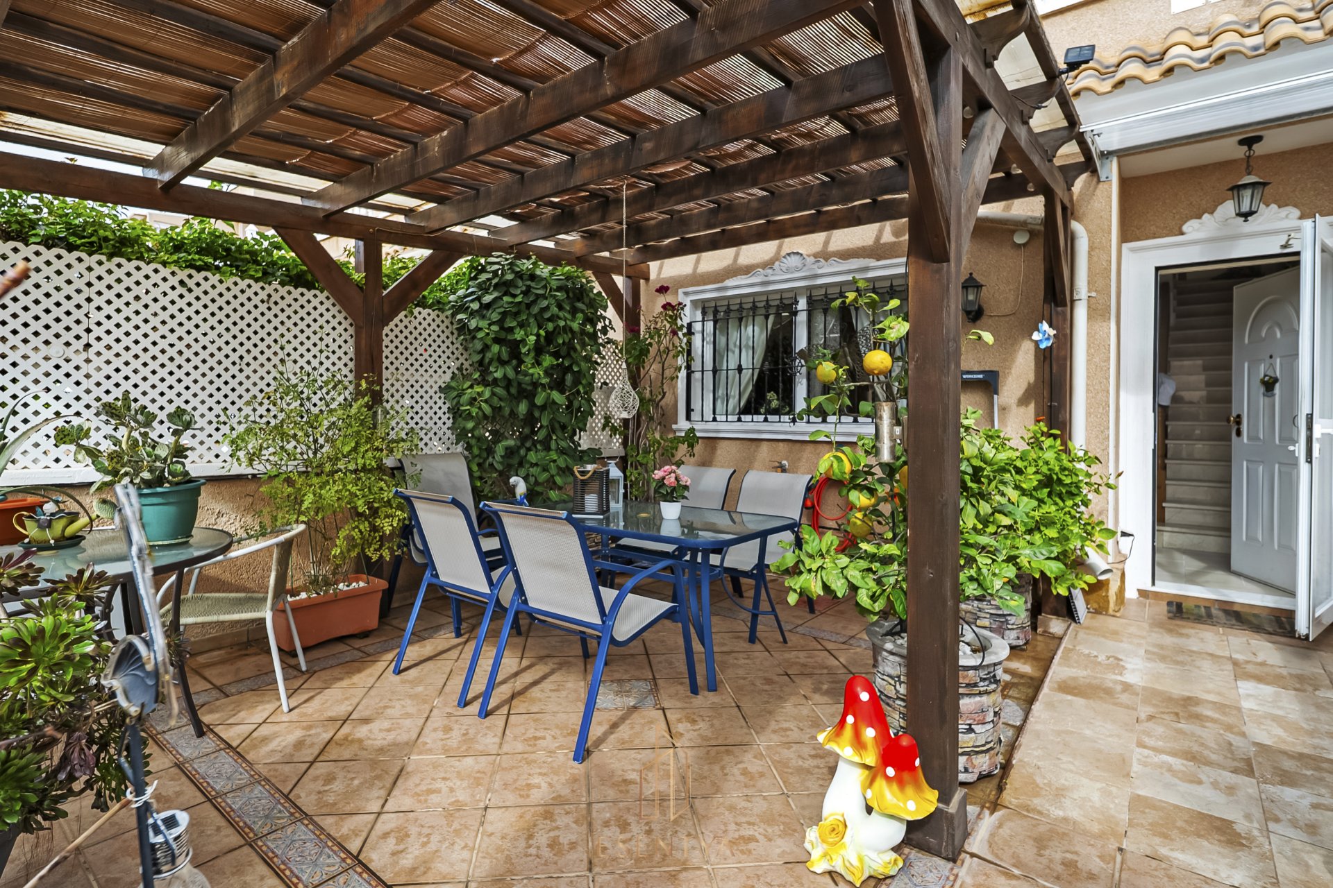 Resale - Finca / Country Property *  - Orihuela Costa * - Villamartín * 