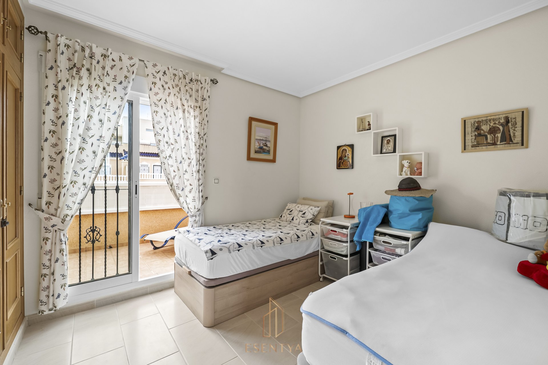 Resale - Finca / Country Property *  - Orihuela Costa * - Villamartín * 