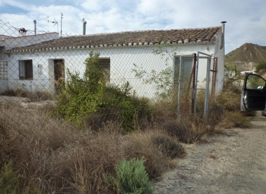 Resale - Finca / Country Property *  - Orihuela * - Desamparados-Hurchillo-Torremendo