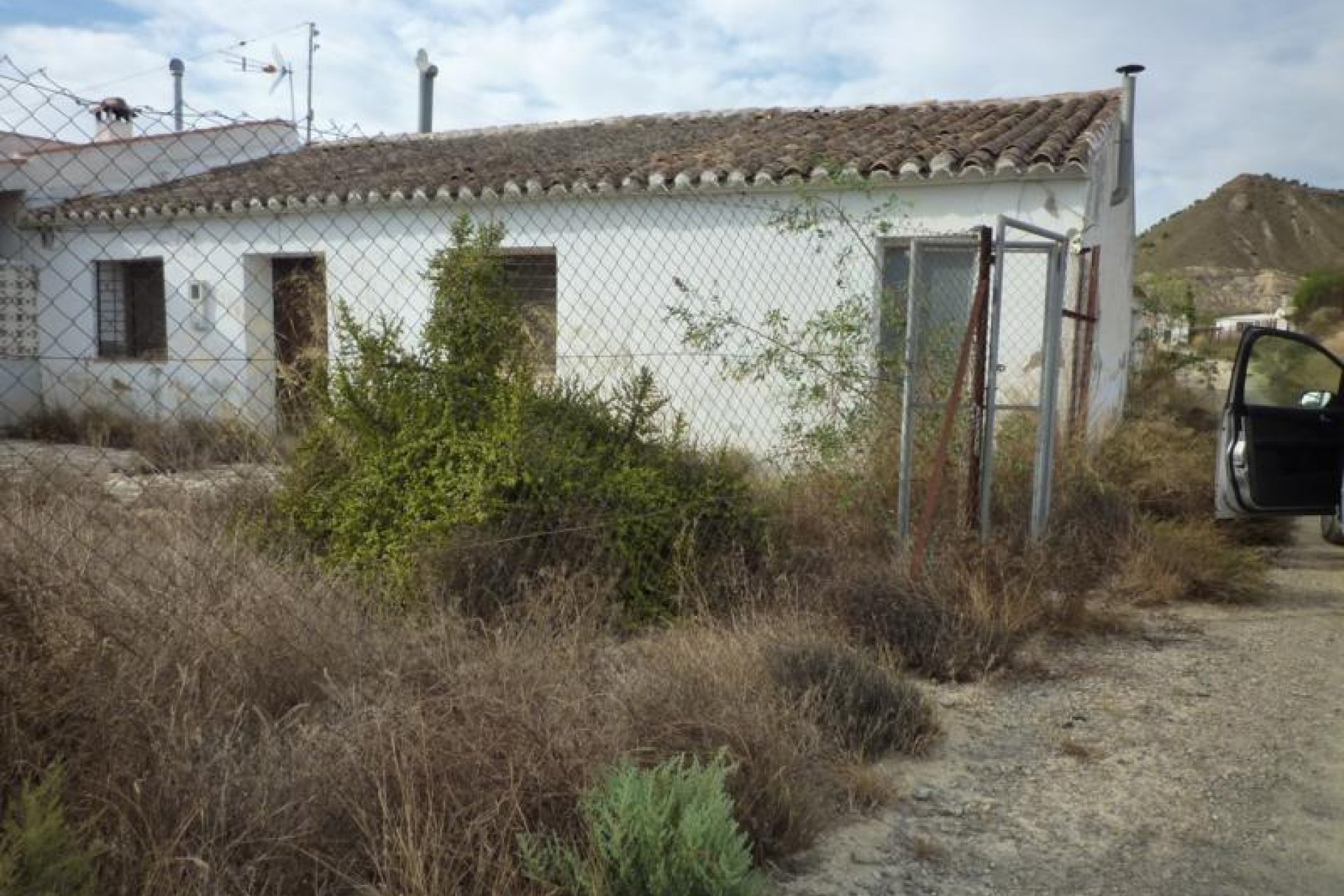 Resale - Finca / Country Property *  - Orihuela * - Desamparados-Hurchillo-Torremendo