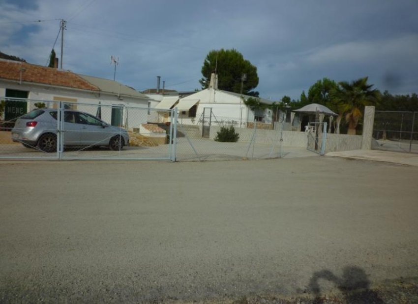 Resale - Finca / Country Property *  - Orihuela * - Desamparados-Hurchillo-Torremendo