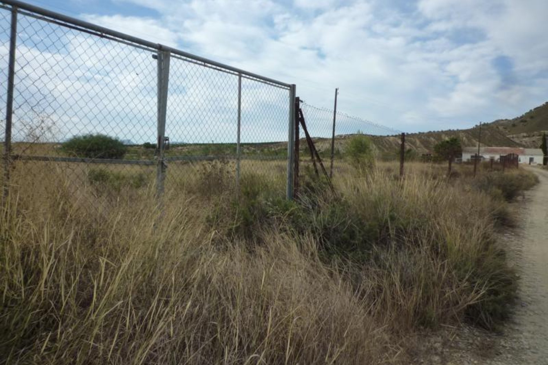 Resale - Finca / Country Property *  - Orihuela * - Desamparados-Hurchillo-Torremendo