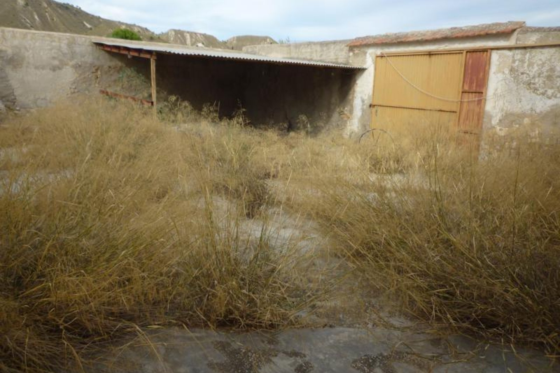 Resale - Finca / Country Property *  - Orihuela * - Desamparados-Hurchillo-Torremendo