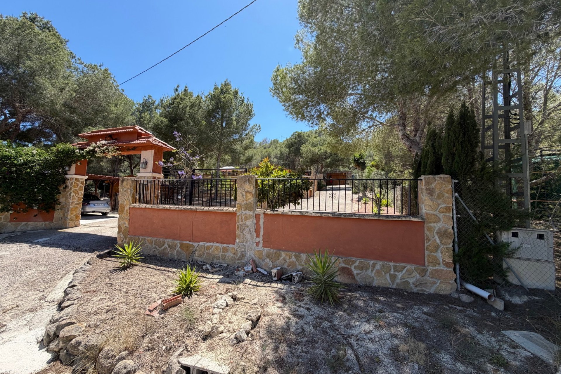 Resale - Finca / Country Property *  - Orihuela * - Torremendo *