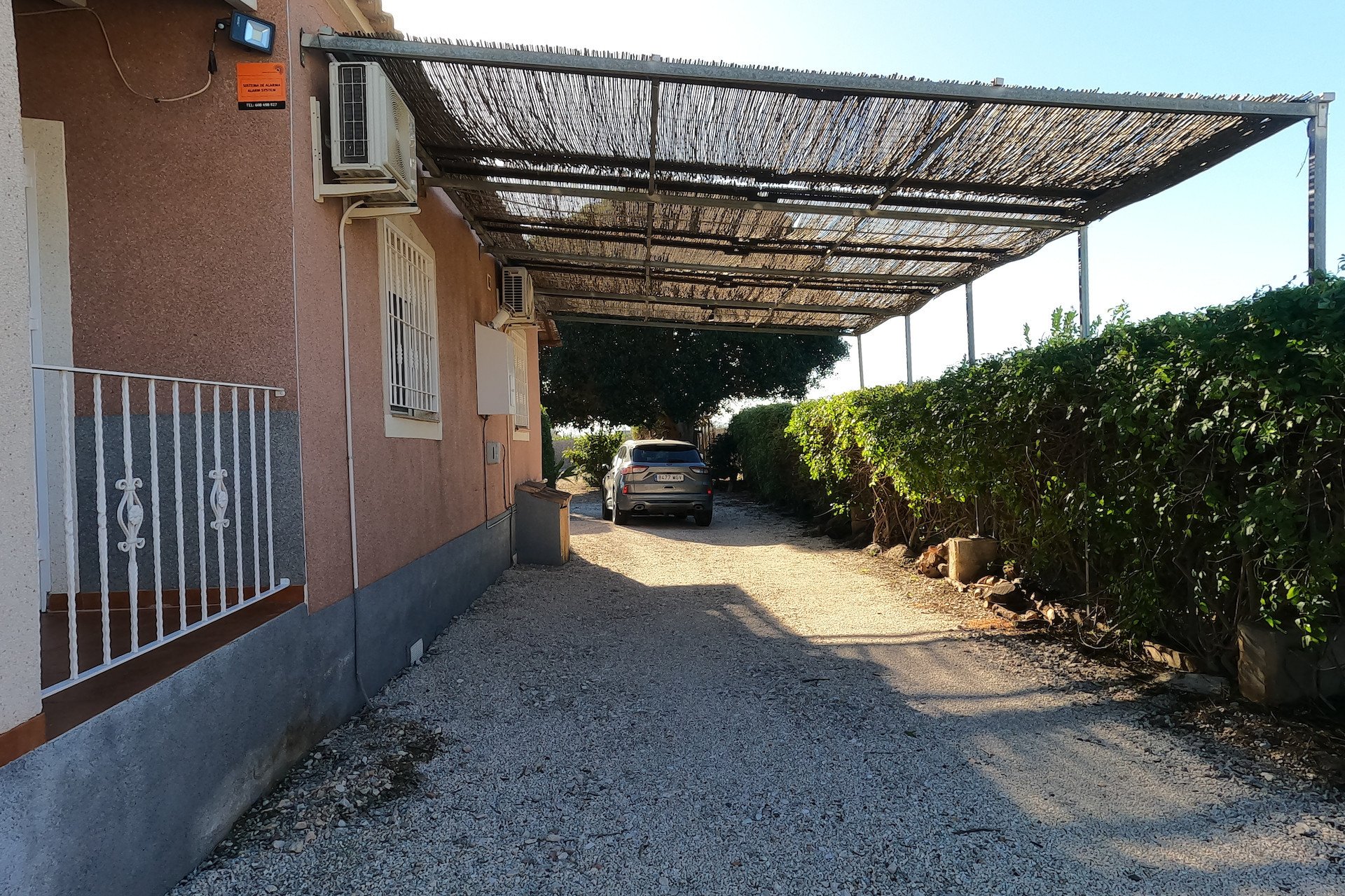 Resale - Finca / Country Property *  - Orihuela *