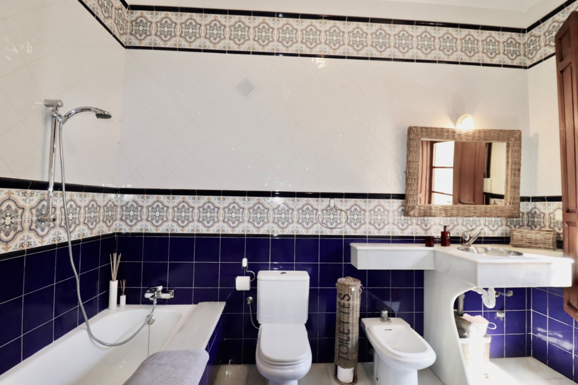 Resale - Finca / Country Property *  - Rojales * - Heredades