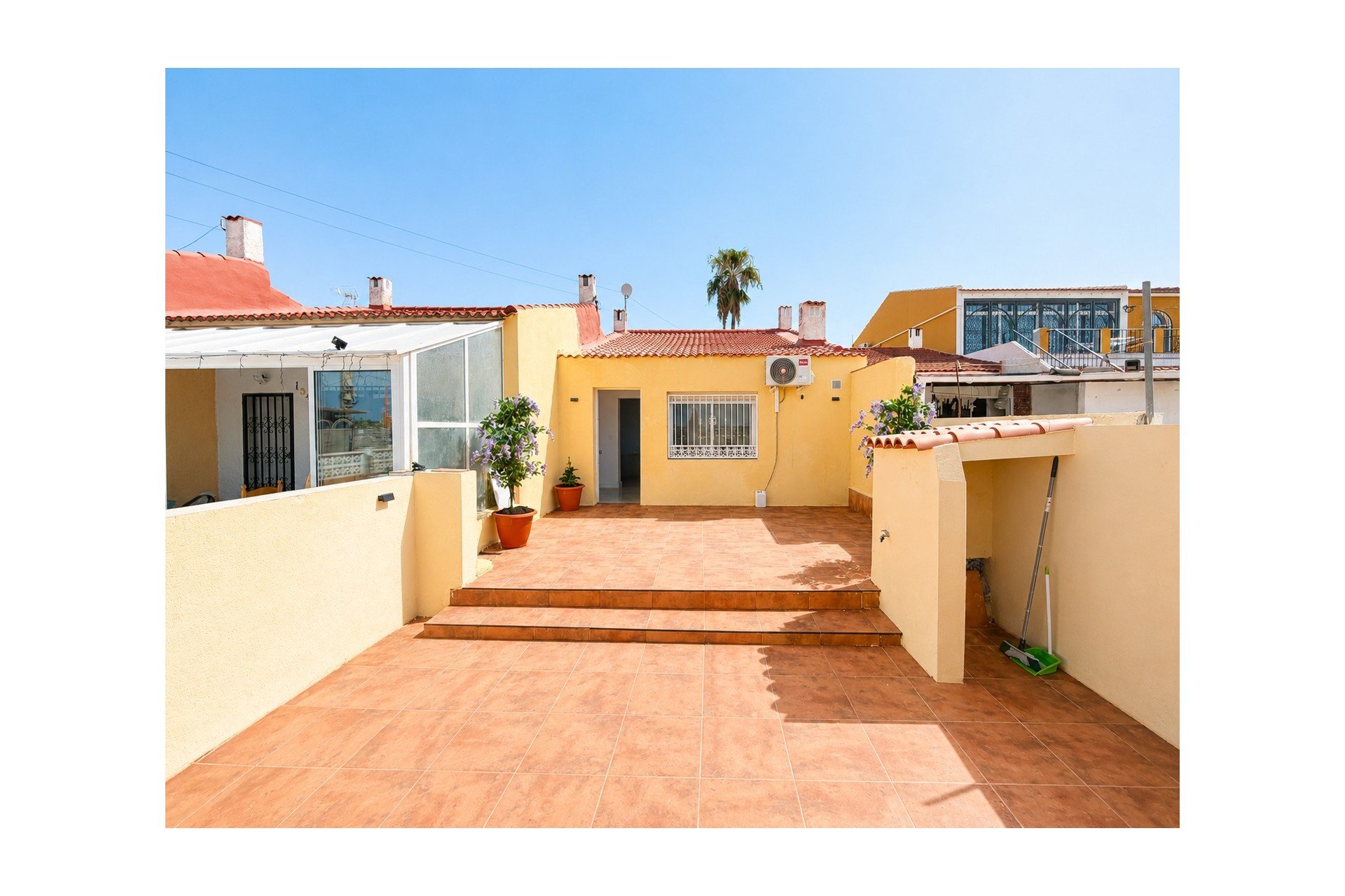 Resale - Ground Floor Bungalow - Torrevieja * - La Siesta - El Salado - Torreta