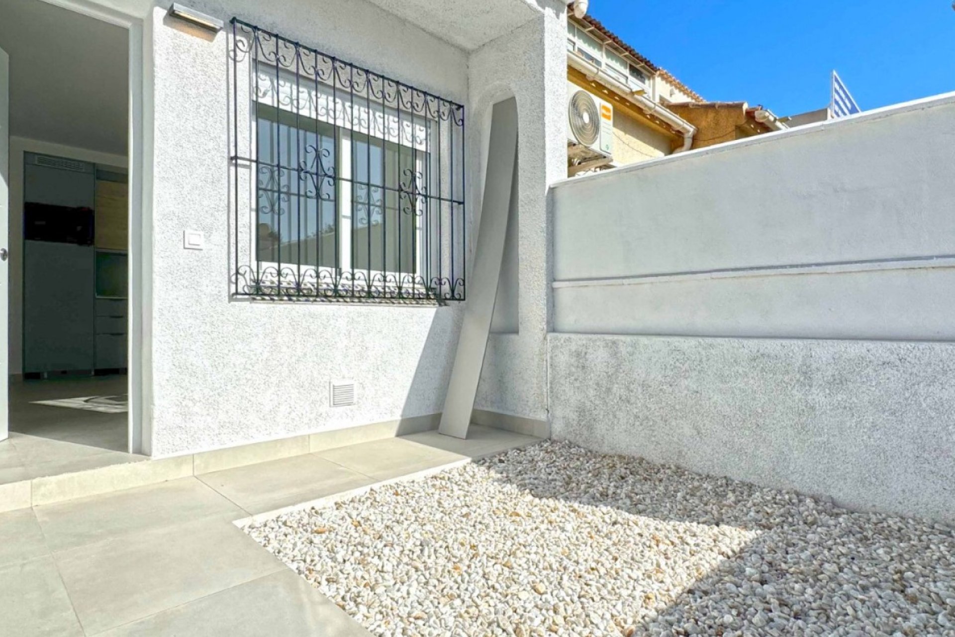 Resale - House - Orihuela Costa - Villamartín